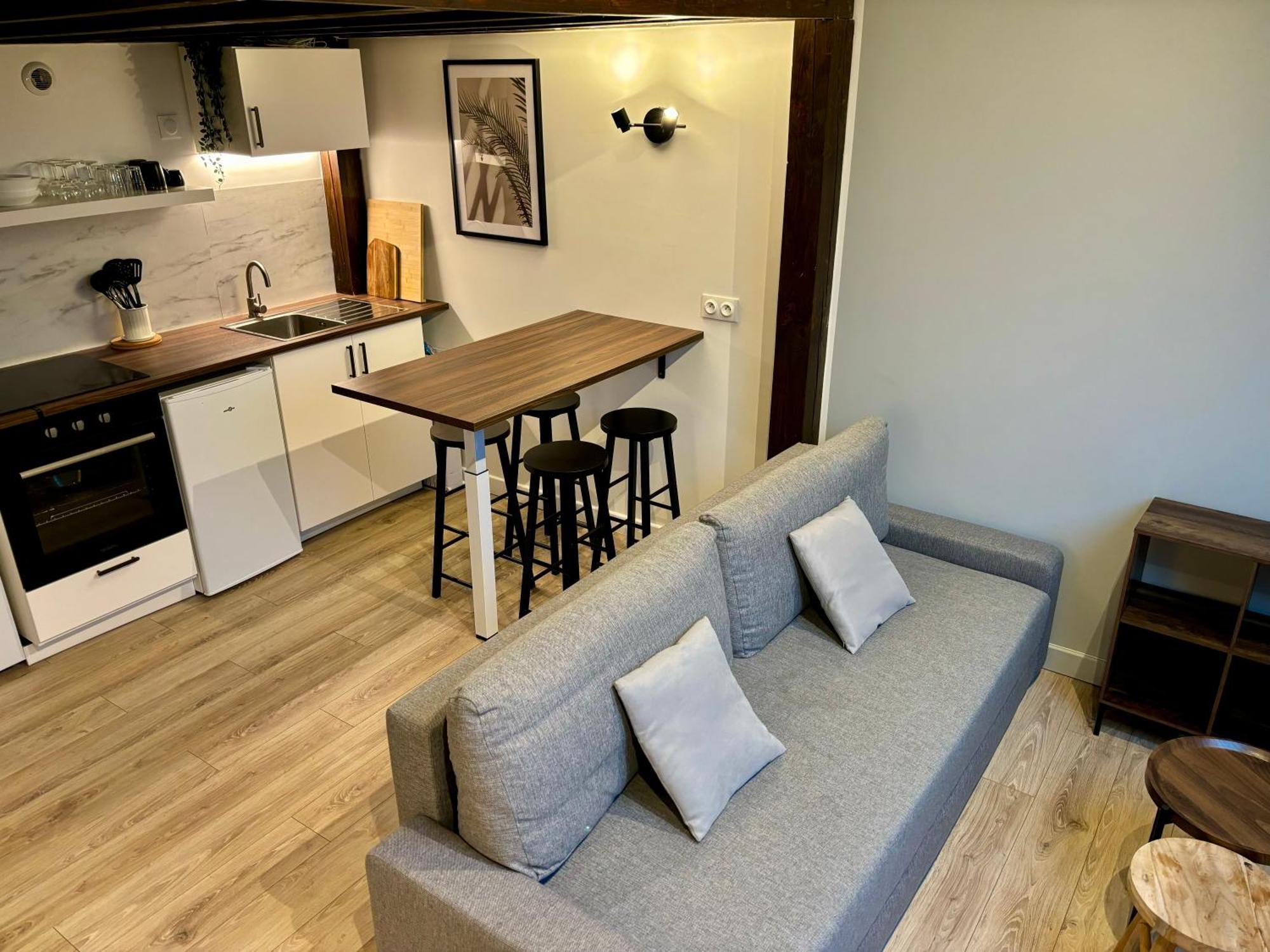 Le Petit Jardin, Proche Gare, Hyper Centre Apartment Cambrai Exterior photo